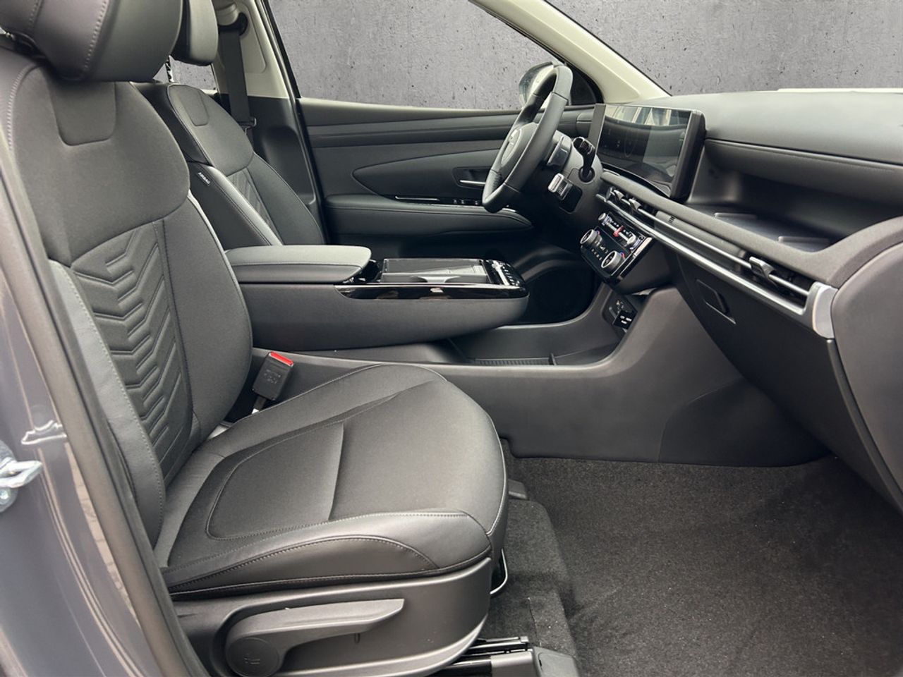 https://csb-strapi-files.fsn1.your-objectstorage.com/inventory-cars/images/fd58e1dea54bd254e29e8dc01a85adf4fc80fd85/15_1280_2364.jpg