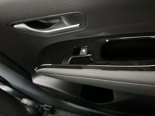 https://csb-strapi-files.fsn1.your-objectstorage.com/inventory-cars/images/fd58e1dea54bd254e29e8dc01a85adf4fc80fd85/32_500_1538.jpg