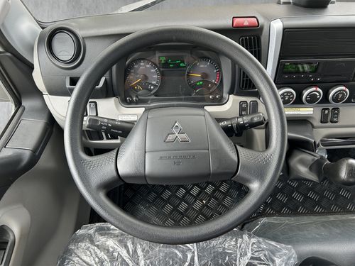 https://csb-strapi-files.fsn1.your-objectstorage.com/inventory-cars/images/ff56847c42e185c1a6e77b640ea7563ef814177b/10_500_5954.jpg
