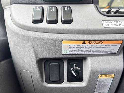 https://csb-strapi-files.fsn1.your-objectstorage.com/inventory-cars/images/ff56847c42e185c1a6e77b640ea7563ef814177b/14_500_2591.jpg