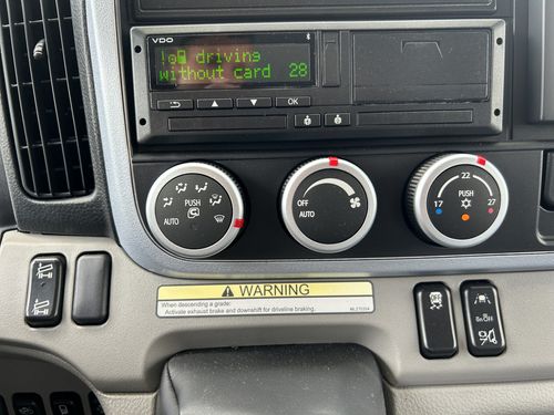 https://csb-strapi-files.fsn1.your-objectstorage.com/inventory-cars/images/ff56847c42e185c1a6e77b640ea7563ef814177b/15_500_9177.jpg