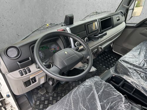https://csb-strapi-files.fsn1.your-objectstorage.com/inventory-cars/images/ff56847c42e185c1a6e77b640ea7563ef814177b/18_500_2002.jpg