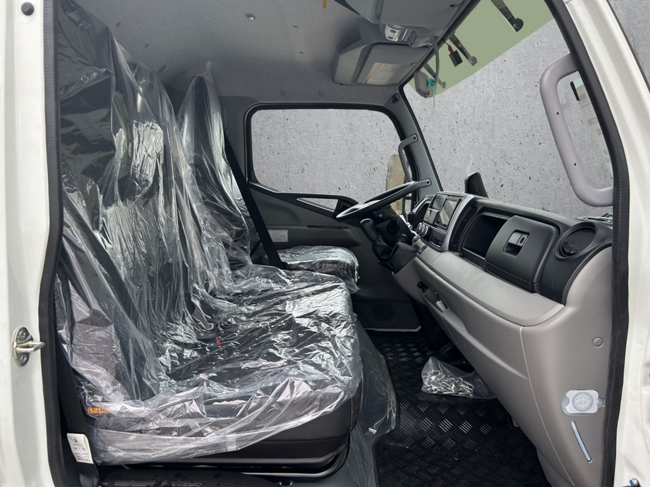 https://csb-strapi-files.fsn1.your-objectstorage.com/inventory-cars/images/ff56847c42e185c1a6e77b640ea7563ef814177b/19_1280_4509.jpg