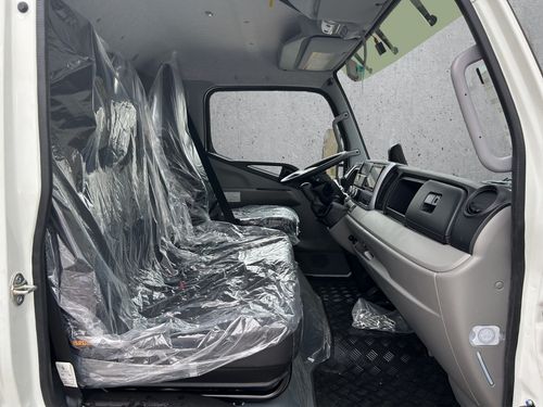 https://csb-strapi-files.fsn1.your-objectstorage.com/inventory-cars/images/ff56847c42e185c1a6e77b640ea7563ef814177b/19_500_6681.jpg