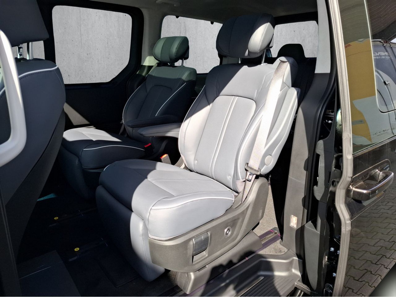 https://csb-strapi-files.fsn1.your-objectstorage.com/inventory-cars/images/ffb86ead50ef4412464a61f79e54770853878958/14_1280_1883.jpg